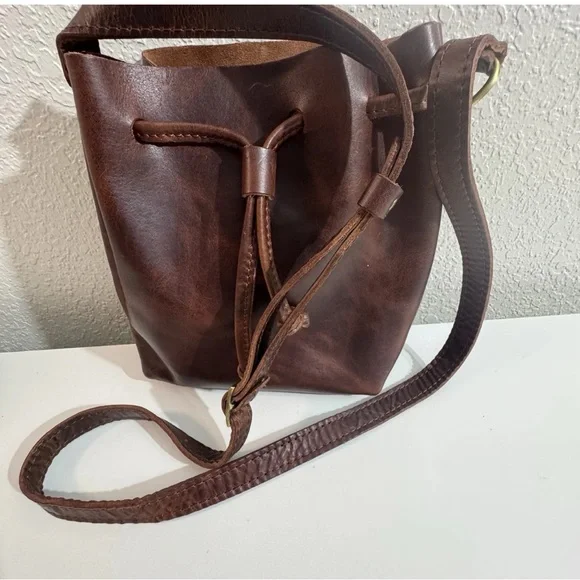 Portland Leather Brown Shoulder Bag - Picture 11 of 16